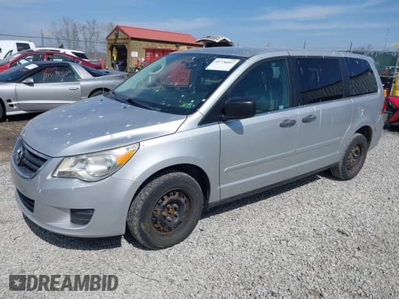 ✅ 2010 Volkswagen Routan S • VIN: 2V4RW4D18AR407108 • Лот: 41776057. Опубликован ранее на IAAI с пробегом 230 328 миль. Бесплатный доступ к архиву аукционных продаж из США и подробный отчёт об истории автомобиля на DreamBid. Изображение 2.