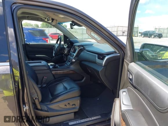 ✅ 2018 Chevrolet Tahoe LT • VIN: 1GNSCBKC6JR178275 • Lot: 42861832. Listed on IAAI with Not provided. Free auction sales archive from the USA and detailed vehicle history report at DreamBid. Image 5.