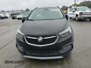 ✅ 2017 Buick Encore Essence • VIN: KL4CJCSB2HB026359 • Lot: 89881105. Wystawiony na Copart z przebiegiem 87 919 mil. Bezpłatny archiwum sprzedaży aukcyjnych z USA i szczegółowy raport historii pojazdu na DreamBid. Zdjęcie 13.