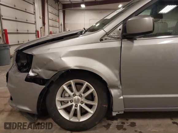 ✅ 2018 Dodge Grand Caravan SXT • VIN: 2C4RDGCG6JR225060 • Lot: 43425559. Wystawiony na IAAI z przebiegiem 58 042 mil. Bezpłatny archiwum sprzedaży aukcyjnych z USA i szczegółowy raport historii pojazdu na DreamBid. Zdjęcie 6.