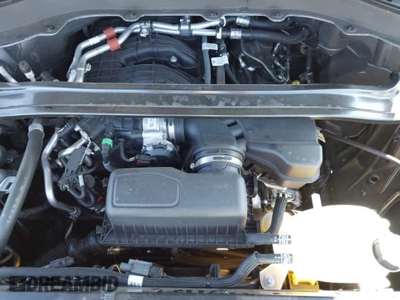 ✅ 2025 Ford Police Interceptor Utility • VIN: 1FM5K8AB9SGB13773 • Lot: 43087413. Wystawiony na IAAI z przebiegiem 5 378 mil. Bezpłatny archiwum sprzedaży aukcyjnych z USA i szczegółowy raport historii pojazdu na DreamBid. Zdjęcie 10.