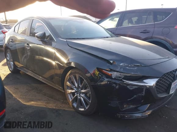 ✅ 2019 Mazda 3 Select • VIN: 3MZBPAAL9KM111551 • Lot: 40725249. Wystawiony na IAAI z przebiegiem 63 074 mil. Bezpłatny archiwum sprzedaży aukcyjnych z USA i szczegółowy raport historii pojazdu na DreamBid. Zdjęcie 6.