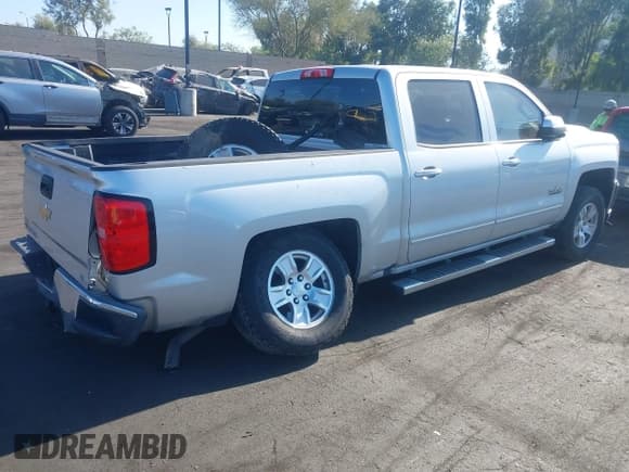 ✅ 2018 Chevrolet Silverado 1500 LT • VIN: 3GCPCREH2JG345066 • Лот: 42843232. Опубликован ранее на IAAI с пробегом 97 138 миль. Бесплатный доступ к архиву аукционных продаж из США и подробный отчёт об истории автомобиля на DreamBid. Изображение 4.