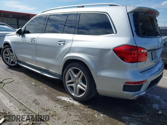 ✅ 2015 Mercedes-Benz GL 550 • VIN: 4JGDF7DE0FA472857 • Лот: 42309286. Опубликован ранее на IAAI с пробегом 93 088 миль. Бесплатный доступ к архиву аукционных продаж из США и подробный отчёт об истории автомобиля на DreamBid. Изображение 3.