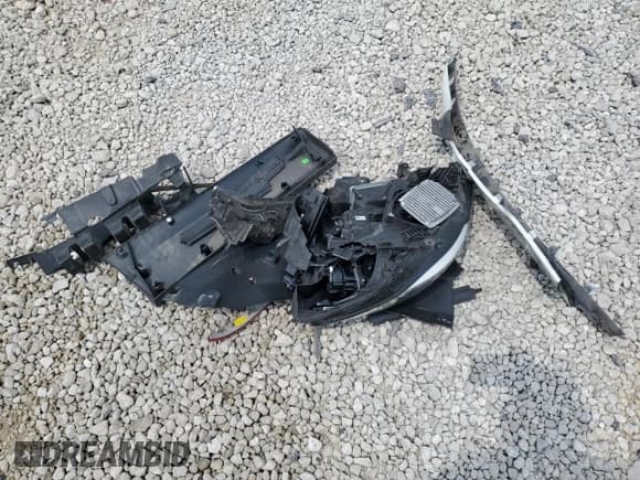 ✅ 2023 Lincoln Aviator Grand Touring • VIN: 5LMYJ8XYXPNL02301 • Лот: 59686155. Опубликован ранее на Copart с пробегом Не указан. Бесплатный доступ к архиву аукционных продаж из США и подробный отчёт об истории автомобиля на DreamBid. Изображение 13.