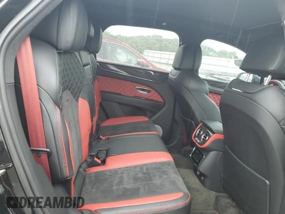 ✅ 2022 Bentley Bentayga V8 • VIN: SJAAM2ZV8NC039607 • Лот: 54888564. Опубликован ранее на Copart с пробегом 15 561 миль. Бесплатный доступ к архиву аукционных продаж из США и подробный отчёт об истории автомобиля на DreamBid. Изображение 10.