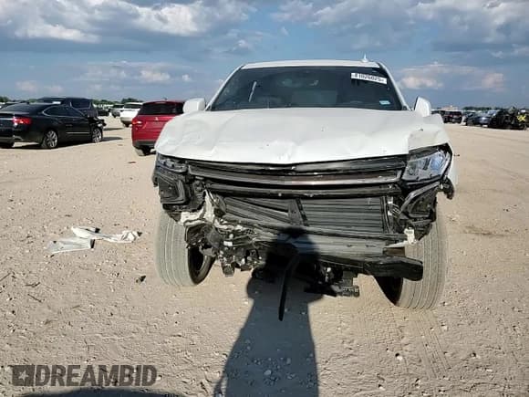 ✅ 2024 Chevrolet Suburban High Country • VIN: 1GNSKGKL0RR234738 • Лот: 81026025. Опубликован ранее на Copart с пробегом 24 527 миль. Бесплатный доступ к архиву аукционных продаж из США и подробный отчёт об истории автомобиля на DreamBid. Изображение 15.