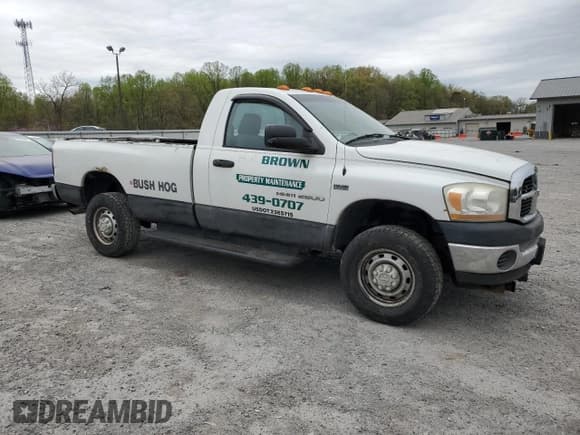 ✅ 2006 Dodge 2500 ST • VIN: 3D7KS26D16G202123 • Lot: 53137755. Wystawiony na Copart z przebiegiem 280 788 mil. Bezpłatny archiwum sprzedaży aukcyjnych z USA i szczegółowy raport historii pojazdu na DreamBid. Zdjęcie 4.