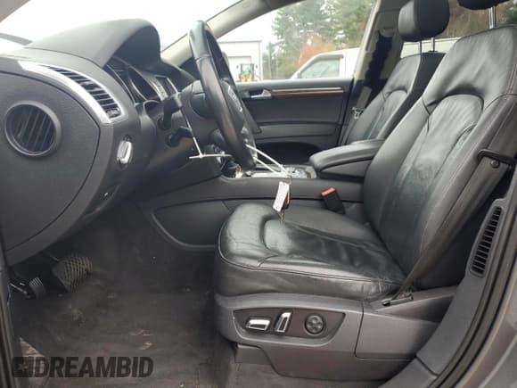 ✅ 2012 Audi Q7 Premium Plus • VIN: WA1LGAFE6CD008628 • Lot: 92617725. Wystawiony na Copart z przebiegiem 141 060 mil. Bezpłatny archiwum sprzedaży aukcyjnych z USA i szczegółowy raport historii pojazdu na DreamBid. Zdjęcie 7.