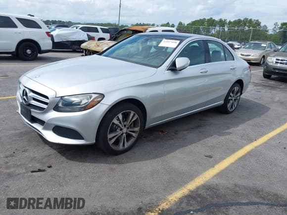 ✅ 2015 Mercedes-Benz C 300 Luxury • VIN: 55SWF4KB8FU005678 • Lot: 43317698. Listed on IAAI with 101,799 mi. Free auction sales archive from the USA and detailed vehicle history report at DreamBid. Image 17.
