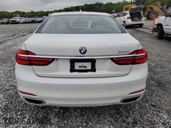 ✅ 2018 BMW 7 Series 750i • VIN: WBA7F0C53JGM22614 • Лот: 51787515. Опубликован ранее на Copart с пробегом Не указан. Бесплатный доступ к архиву аукционных продаж из США и подробный отчёт об истории автомобиля на DreamBid. Изображение 6.
