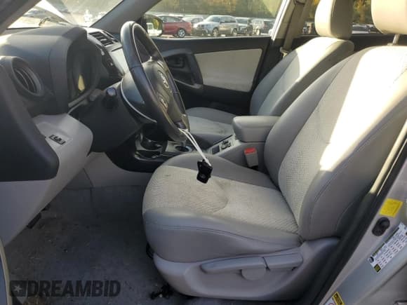 ✅ 2013 Toyota RAV4 • VIN: 2T3YL4DV1DW001618 • Лот: 81684025. Опубликован ранее на Copart с пробегом 111 041 миль. Бесплатный доступ к архиву аукционных продаж из США и подробный отчёт об истории автомобиля на DreamBid. Изображение 7.