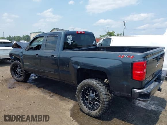 ✅ 2019 Chevrolet Silverado 1500 LT • VIN: 2GCVKPEC9K1134735 • Lot: 42465508. Wystawiony na IAAI z przebiegiem 108 520 mil. Bezpłatny archiwum sprzedaży aukcyjnych z USA i szczegółowy raport historii pojazdu na DreamBid. Zdjęcie 3.