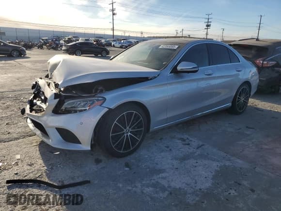 ✅ 2021 Mercedes-Benz C 300 • VIN: W1KWF8DB9MR605631 • Lot: 42355085. Wystawiony na Copart z przebiegiem Nie podano. Bezpłatny archiwum sprzedaży aukcyjnych z USA i szczegółowy raport historii pojazdu na DreamBid. Zdjęcie 1.