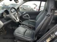 ✅ 2013 Smart fortwo Passion • VIN: WMEEK3BA2DK625180 • Lot: 84905324. Wystawiony na Copart z przebiegiem 53 126 mil. Bezpłatny archiwum sprzedaży aukcyjnych z USA i szczegółowy raport historii pojazdu na DreamBid. Zdjęcie 7.