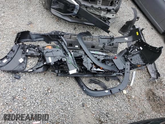 ✅ 2025 Chevrolet Equinox FWD LT • VIN: 3GNAXHEG3SL256442 • Лот: 86992505. Опубликован ранее на Copart с пробегом 194 миль. Бесплатный доступ к архиву аукционных продаж из США и подробный отчёт об истории автомобиля на DreamBid. Изображение 13.