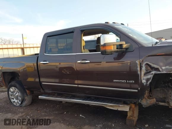 ✅ 2016 Chevrolet Silverado 2500HD LTZ • VIN: 1GC1KWE84GF127700 • Lot: 41120551. Listed on IAAI with 153,077 mi. Free auction sales archive from the USA and detailed vehicle history report at DreamBid. Image 13.
