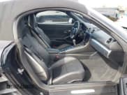 ✅ 2017 Porsche 718 Boxster S • VIN: WP0CB2A89HS241269 • Lot: 43599737. Wystawiony na IAAI z przebiegiem 19 139 mil. Bezpłatny archiwum sprzedaży aukcyjnych z USA i szczegółowy raport historii pojazdu na DreamBid. Zdjęcie 8.