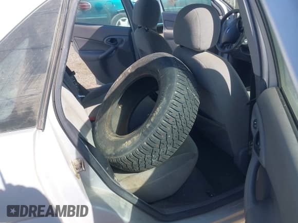✅ 2002 Ford Focus SE • VIN: 1FAFP34P42W212050 • Lot: 42152693. Listed on IAAI with 116,350 mi. Free auction sales archive from the USA and detailed vehicle history report at DreamBid. Image 12.