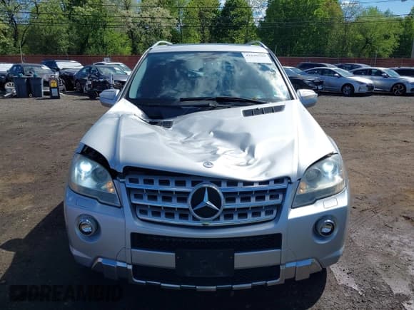 ✅ 2010 Mercedes-Benz M 550 • VIN: 4JGBB7CB7AA560324 • Lot: 42190509. Listed on IAAI with 100,768 mi. Free auction sales archive from the USA and detailed vehicle history report at DreamBid. Image 12.