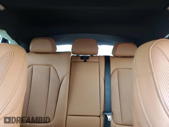 ✅ 2022 BMW X4 xDrive30i • VIN: 5UX33DT0XN9K71656 • Lot: 81052835. Wystawiony na Copart z przebiegiem 32 900 mil. Bezpłatny archiwum sprzedaży aukcyjnych z USA i szczegółowy raport historii pojazdu na DreamBid. Zdjęcie 10.