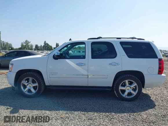 2011 Chevrolet Tahoe LTZ с VIN 1GNSKCE09BR218652, выставлен на аукционе IAAI как лот 42465658 с пробегом 199 643 миль миль и . История ставок и продаж доступна на DreamBid. Изображение 14.