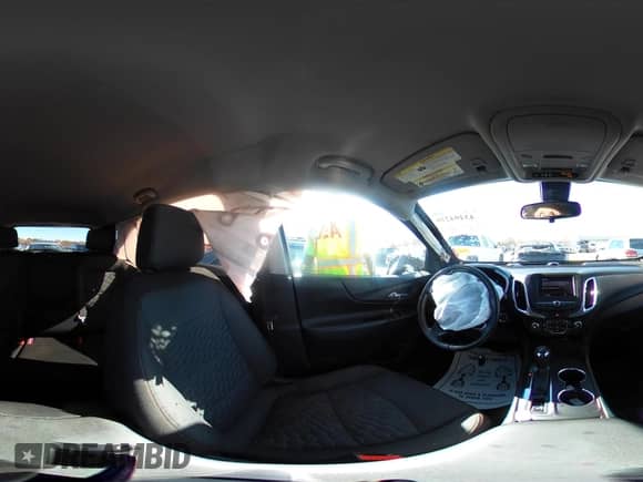 2020 Chevrolet Equinox LT z VIN 3GNAXKEVXLL250263, wystawiony jako IAAI lot #43494216 z przebiegiem 67 639 mil mil oraz . Historia ofert i sprzedaży dostępna na DreamBid. Obrazek 19.