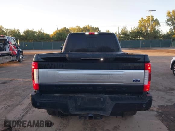 ✅ 2019 Ford F-250 XL • VIN: 1FT7W2BTXKEF26965 • Лот: 43420222. Опубликован ранее на IAAI с пробегом 211 320 миль. Бесплатный доступ к архиву аукционных продаж из США и подробный отчёт об истории автомобиля на DreamBid. Изображение 16.