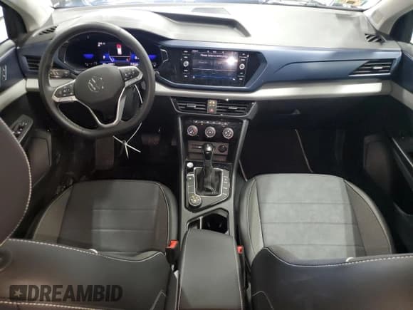 ✅ 2023 Volkswagen Taos SE • VIN: 3VVYX7B24PM321196 • Lot: 67092195. Wystawiony na Copart z przebiegiem 12 383 mil. Bezpłatny archiwum sprzedaży aukcyjnych z USA i szczegółowy raport historii pojazdu na DreamBid. Zdjęcie 8.