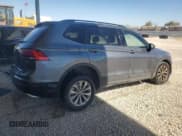 ✅ 2018 Volkswagen Tiguan S • VIN: 3VV1B7AX0JM108976 • Lot: 87282895. Listed on Copart with 187,697 mi. Free auction sales archive from the USA and detailed vehicle history report at DreamBid. Image 3.