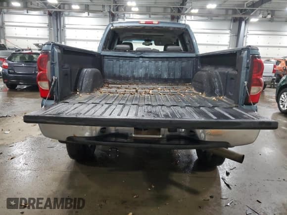 ✅ 2006 Chevrolet Silverado 2500HD LT1 • VIN: 1GCHK23D56F229836 • Lot: 45572375. Wystawiony na Copart z przebiegiem 139 462 mil. Bezpłatny archiwum sprzedaży aukcyjnych z USA i szczegółowy raport historii pojazdu na DreamBid. Zdjęcie 6.