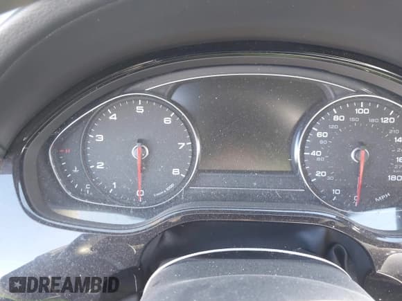 ✅ 2015 Audi A8 3.0T • VIN: WAU3GAFD7FN006279 • Lot: 43687493. Wystawiony na IAAI z przebiegiem 123 456 mil. Bezpłatny archiwum sprzedaży aukcyjnych z USA i szczegółowy raport historii pojazdu na DreamBid. Zdjęcie 16.