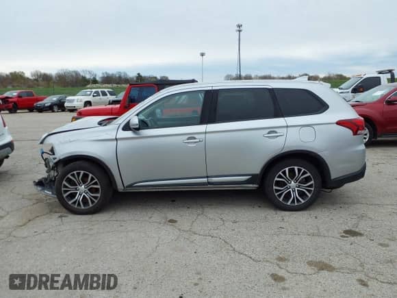 2018 Mitsubishi Outlander SE with VIN JA4AD3A35JZ055117, listed as a IAAI auction lot 41955013 with 142,906 mi miles and . Bid and sale history available at DreamBid. Image 15.