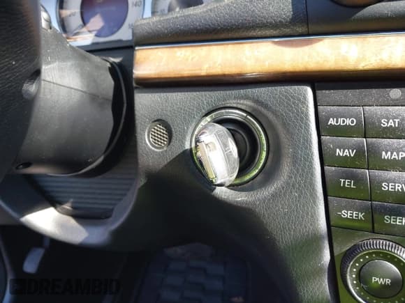 ✅ 2008 Mercedes-Benz E 350 Luxury • VIN: WDBUF87X18B321576 • Lot: 43525612. Wystawiony na IAAI z przebiegiem 139 323 mil. Bezpłatny archiwum sprzedaży aukcyjnych z USA i szczegółowy raport historii pojazdu na DreamBid. Zdjęcie 11.