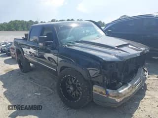 ✅ 2004 Chevrolet Silverado 2500HD LS • VIN: 1GCHK23UX4F178055 • Lot: 42602065. Wystawiony na IAAI z przebiegiem Nie podano. Bezpłatny archiwum sprzedaży aukcyjnych z USA i szczegółowy raport historii pojazdu na DreamBid. Zdjęcie 1.