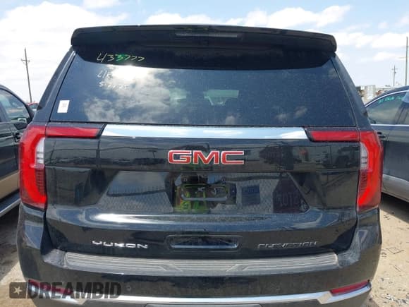 ✅ 2025 GMC Yukon Elevation • VIN: 1GKS2BRD0SR248658 • Lot: 42449759. Listed on IAAI with 1,777 mi. Free auction sales archive from the USA and detailed vehicle history report at DreamBid. Image 16.