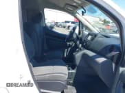 ✅ 2017 Nissan NV200 SV • VIN: 3N6CM0KN5HK697841 • Lot: 42905225. Wystawiony na IAAI z przebiegiem 92 972 mil. Bezpłatny archiwum sprzedaży aukcyjnych z USA i szczegółowy raport historii pojazdu na DreamBid. Zdjęcie 5.