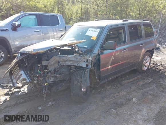 ✅ 2012 Jeep Patriot Latitude • VIN: 1C4NJPFB4CD719835 • Lot: 42007009. Listed on IAAI with Not provided. Free auction sales archive from the USA and detailed vehicle history report at DreamBid. Image 2.