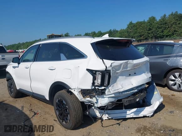 ✅ 2025 Kia Sorento S • VIN: 5XYRLDJC0SG322858 • Lot: 42852680. Wystawiony na IAAI z przebiegiem 14 380 mil. Bezpłatny archiwum sprzedaży aukcyjnych z USA i szczegółowy raport historii pojazdu na DreamBid. Zdjęcie 3.