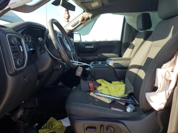 ✅ 2020 Chevrolet Silverado 1500 RST • VIN: 3GCUYEED0LG417007 • Lot: 82373475. Wystawiony na Copart z przebiegiem 80 490 mil. Bezpłatny archiwum sprzedaży aukcyjnych z USA i szczegółowy raport historii pojazdu na DreamBid. Zdjęcie 7.