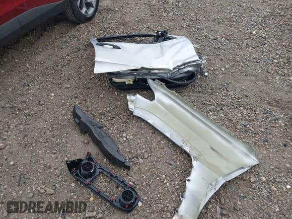 ✅ 2017 Toyota Tacoma SR • VIN: 5TFSX5EN2HX054134 • Лот: 42351829. Опубликован ранее на IAAI с пробегом 98 592 миль. Бесплатный доступ к архиву аукционных продаж из США и подробный отчёт об истории автомобиля на DreamBid. Изображение 12.