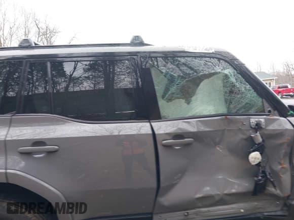 ✅ 2024 Lexus GX 550 Luxury • VIN: JTJVBCDX5R5007435 • Lot: 41908140. Wystawiony na IAAI z przebiegiem 10 147 mil. Bezpłatny archiwum sprzedaży aukcyjnych z USA i szczegółowy raport historii pojazdu na DreamBid. Zdjęcie 20.