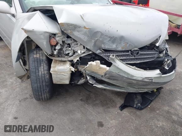 ✅ 2004 Toyota Camry LE • VIN: 4T1BF32K24U070150 • Lot: 42390540. Listed on IAAI with 380,768 mi. Free auction sales archive from the USA and detailed vehicle history report at DreamBid. Image 6.