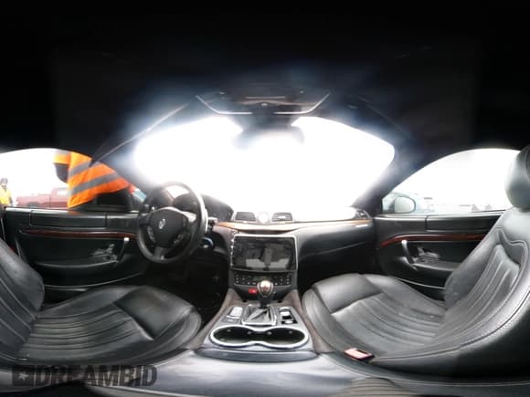 ✅ 2008 Maserati GranTurismo • VIN: ZAMGJ45A280038650 • Lot: 43909986. Wystawiony na IAAI z przebiegiem 85 821 mil. Bezpłatny archiwum sprzedaży aukcyjnych z USA i szczegółowy raport historii pojazdu na DreamBid. Zdjęcie 20.