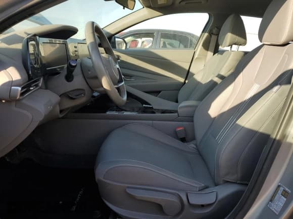 ✅ 2021 Hyundai Elantra SEL • VIN: 5NPLS4AG6MH035578 • Lot: 87005625. Listed on Copart with 43,520 mi. Free auction sales archive from the USA and detailed vehicle history report at DreamBid. Image 7.