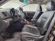 ✅ 2011 Toyota Highlander Limited • VIN: 5TDDK3EH3BS050810 • Lot: 91829545. Wystawiony na Copart z przebiegiem 135 026 mil. Bezpłatny archiwum sprzedaży aukcyjnych z USA i szczegółowy raport historii pojazdu na DreamBid. Zdjęcie 7.