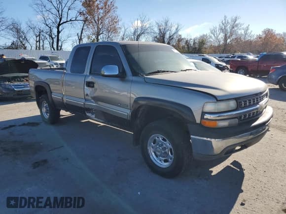 ✅ 2000 Chevrolet Silverado 2500 LS • VIN: 1GCGK29U9YE263693 • Лот: 91637375. Опубликован ранее на Copart с пробегом 126 115 миль. Бесплатный доступ к архиву аукционных продаж из США и подробный отчёт об истории автомобиля на DreamBid. Изображение 4.