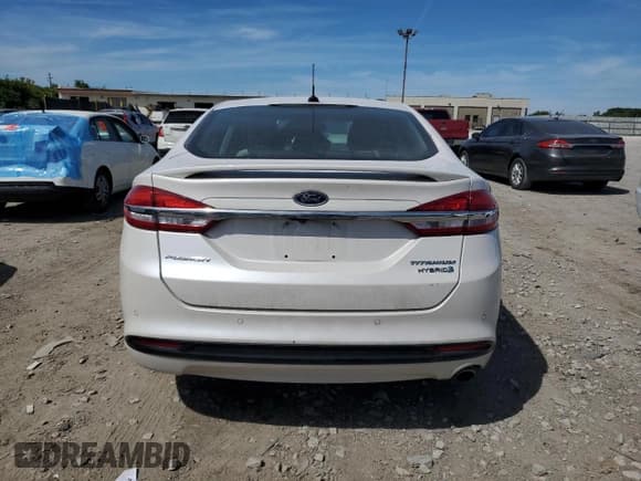 ✅ 2017 Ford Fusion Hybrid Titanium • VIN: 3FA6P0RU8HR266217 • Lot: 70721505. Wystawiony na Copart z przebiegiem 126 546 mil. Bezpłatny archiwum sprzedaży aukcyjnych z USA i szczegółowy raport historii pojazdu na DreamBid. Zdjęcie 6.