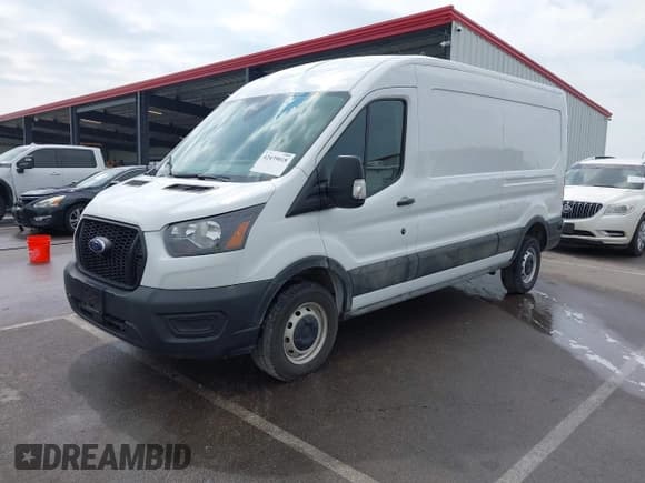 ✅ 2024 Ford Transit Cargo • VIN: 1FTBR1C86RKA73090 • Lot: 42439018. Listed on IAAI with 9,224 mi. Free auction sales archive from the USA and detailed vehicle history report at DreamBid. Image 17.