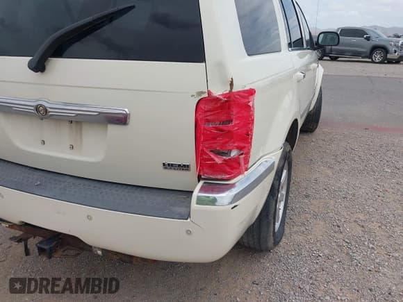 ✅ 2007 Chrysler Aspen Limited • VIN: 1A8HW58237F511304 • Lot: 43124266. Wystawiony na IAAI z przebiegiem 183 801 mil. Bezpłatny archiwum sprzedaży aukcyjnych z USA i szczegółowy raport historii pojazdu na DreamBid. Zdjęcie 6.